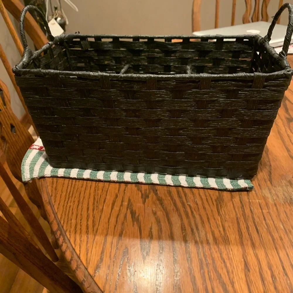 Divider basket